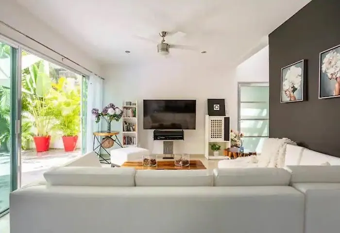 Lux 4br Playacar With Pool Villa