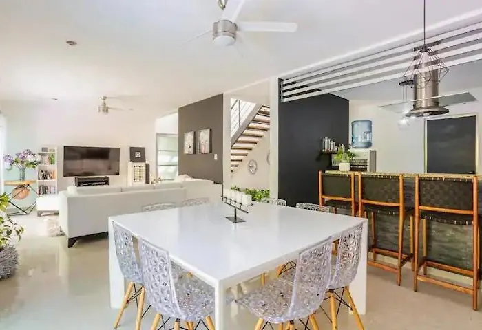 Villa Lux 4br Playacar With Pool Playa del Carmen